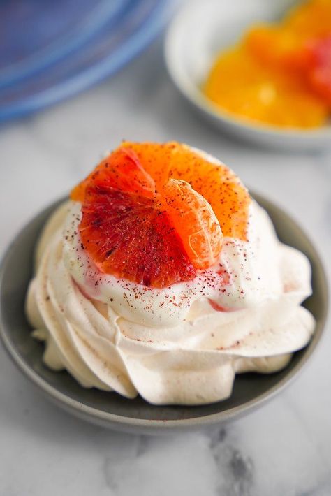 Meringue Recipes, Mini Pavlovas, Pavlova Dessert, Meringue Pavlova, Citrus Desserts, Citrus Slices, Seasonal Desserts, Anna Pavlova, Elegant Desserts