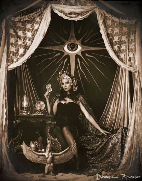 Reading Tent, Vintage Fortune Teller, Circus Aesthetic, Halloween Circus, Dark Circus, Circus Tent, Pin Up Photography, Fortune Telling, Vintage Circus