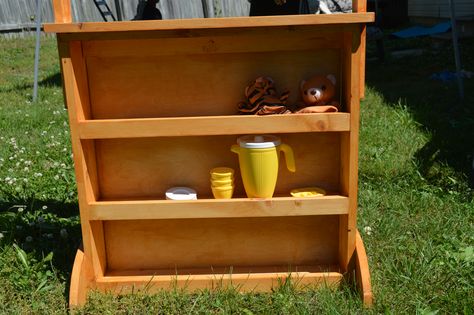 Add stabilisers like this to the bottom of two small open bookshelves and then make an arch for a DIY Waldorf playstand Diy Waldorf Playstand, Waldorf Bookshelf, Waldorf Playstand, Diy Sideboard, Bookshelf Plans, Woodworking School, Open Bookshelves, Desk Plans, Play Equipment