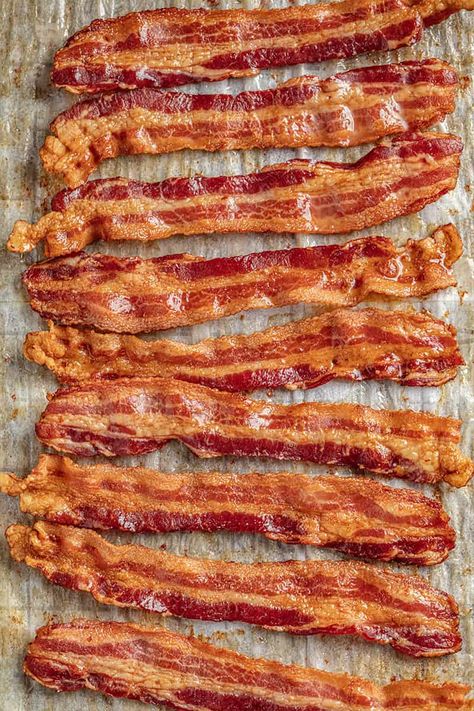 Oven Fried Bacon, Oven Cooked Bacon, Perfect Bacon, Oven Baked Bacon, Bacon In The Oven, How To Make Bacon, Cooking Bacon, Baked Bacon, Candied Bacon