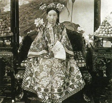 It can be said that she ended Old China,also bring the new chance to create the New China.She is Empress Dowager Cixi. Turandot Opera, Empress Dowager Cixi, Empress Dowager, Boxer Rebellion, Empress Of China, Chinese Opera, Chinese History, Beijing China, Ancient China