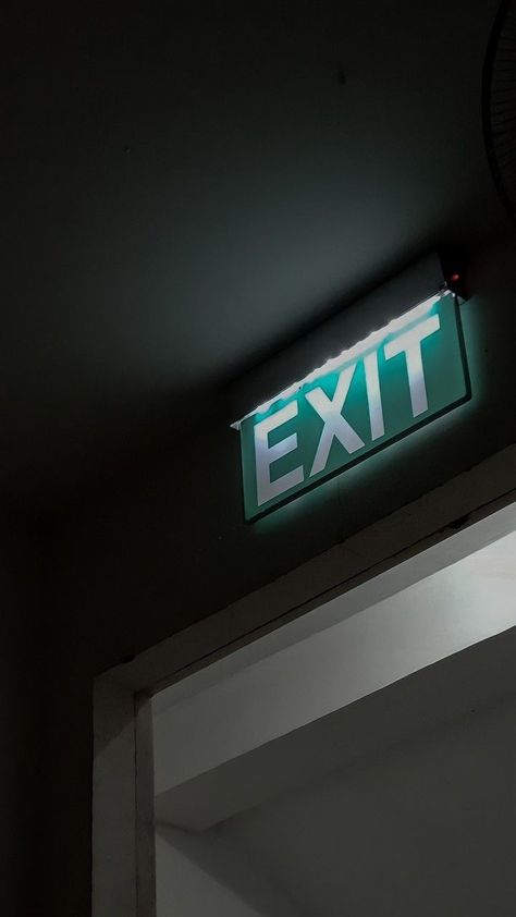 Exit Sign, Image Swag, Cool Instagram, Instagram My Story, Instagram Photo Ideas Posts, Iphone Wallpaper Vintage, Foto Ideas Instagram, Minimalist Wallpaper, Black Aesthetic Wallpaper