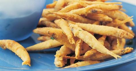 These crunchy little deep-fried whitebait are a real treat, especially dunked in delicious cucumber garlic dip. They make a great starter, or a great platter for sharing with friends. Whitebait Recipe, Deep Fried Fish, Cafe Photo, Grilled Lamb Chops, Grilled Prawns, Garlic Dip, Creamy Rice, Roasted Corn, Spinach Stuffed Mushrooms