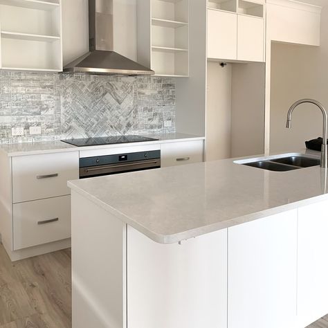 White Kitchen Grey Benchtop, Stone Benchtop, Kitchen Benchtops, Kitchen Layouts, First Home Buyer, U Shaped Kitchen, Kitchen Splashback, Grey Kitchens, Home Upgrades