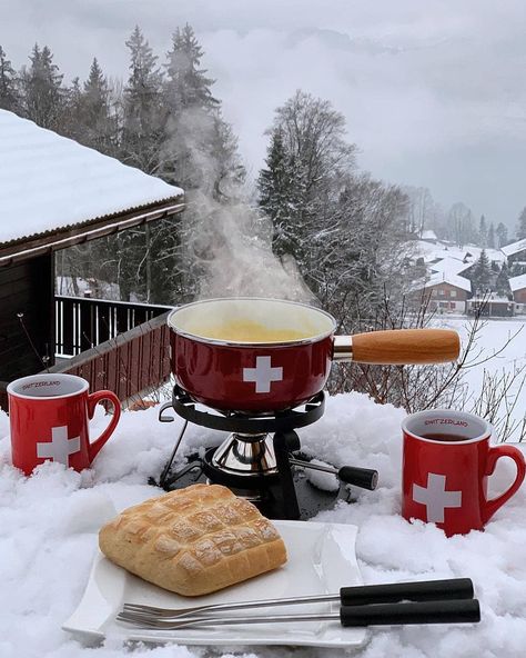 Vday Gifts For Him, Switzerland Cheese, Crafts Valentines Day, Gifts For Him Valentines Day, Swiss Cheese Fondue, Valentines Day Crafts, Switzerland Destinations, Crafts Valentines, Decor Valentines Day