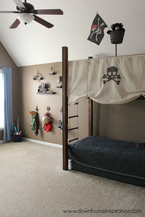 Boys Pirate Bedroom, Pirate Bedroom Decor, Pirate Room Decor, Pirate Bedroom Theme, Boys Space Bedroom, Pirate Bedding, Pirate Bedroom, Diy Sofa Bed, Zimmer Diy