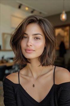 Mid Neck Length Hair, Above Shoulder Length Hair, Wavy Bob Haircuts, Short Wavy Bob, New Hairstyle, Penteado Cabelo Curto, Trending Haircuts, Bob Haircut, American Beauty