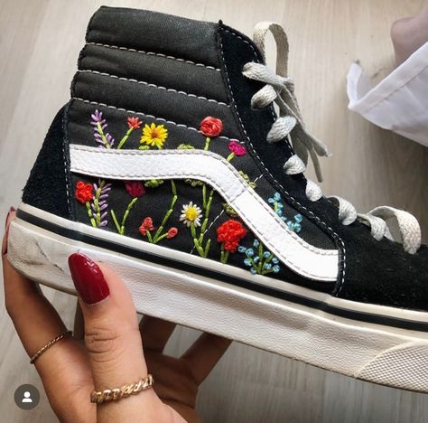 Embroidered High Top Vans, Vans Embroidery, Embroidered Things, Shoe Embroidery, Hi Top Vans, Embroidered Vans, Cute Vans, Stitch Stuff, Vans Hi