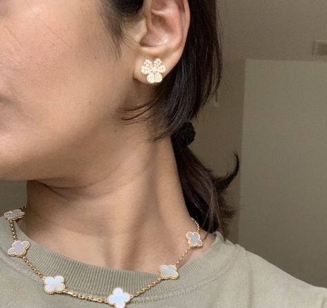 Gina Bellman, Chantal Goya, Styling Jewelry, Van Cleef And Arpels Jewelry, Luxurious Lifestyle, Van Cleef And Arpels, Ear Ring, Luxe Jewelry, Jennifer Connelly