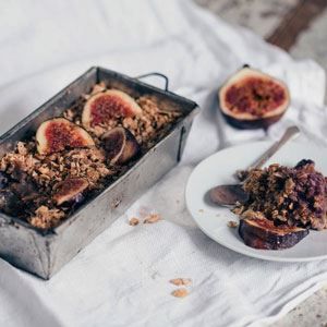 Fresh Fig Cobbler Recipe | AGFG Fig Cobbler, Pear Crumble, Pretty Desserts, Pie Crumble, Fig Recipes, Dessert Bites, Cobbler Recipe, Guilt Free Dessert, Fruit Filling