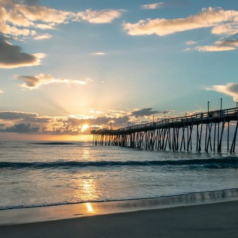 #destinationoftheday 💥 👇 Outer Banks, North Carolina: Known for its barrier islands, wild horses, and historical sites like the Wright Brothers National Memorial. #traveldestination Outer Banks North Carolina Aesthetic, The Outer Banks North Carolina, Pogue Summer, North Carolina Outer Banks, The Wright Brothers, North Carolina Travel, Outer Banks North Carolina, Wright Brothers, Senior Trip