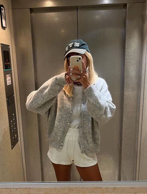 Class Outfits, Look Adidas, Estilo Indie, Skandinavian Fashion, Mode Inspiration, Style Outfits, Spring Summer Outfits, Comfy Outfits, Cute Casual Outfits