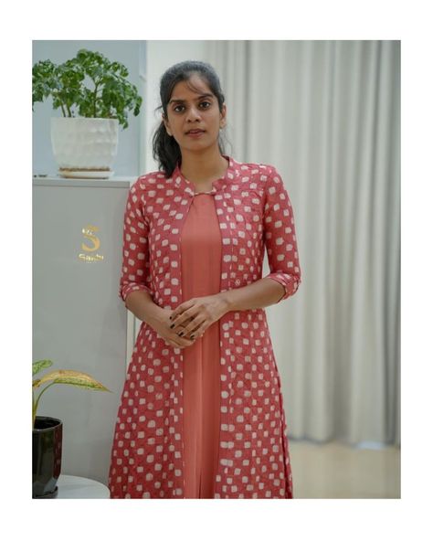 Churidar Models, Salwar Neck Patterns, Crazy Lipstick, Simple Frock, Frock Models, Coat Styles, Simple Kurti, Simple Frock Design, Ikkat Dresses