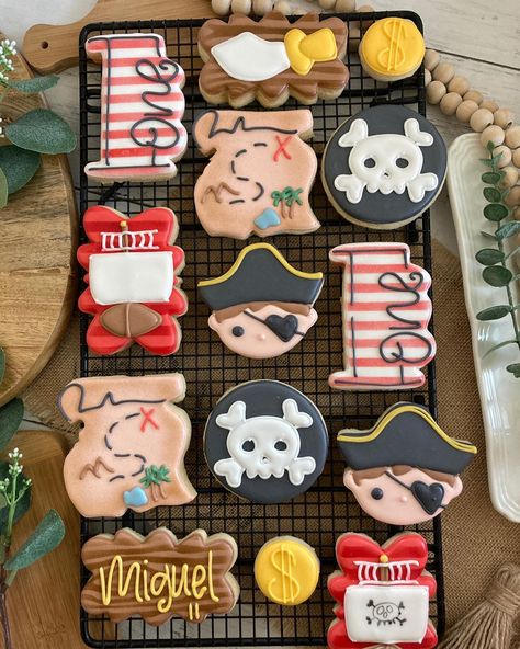 Pirate Theme Decorated Cookies, Pirate Themed Cookies, Pirate Birthday Cookies, Pirate Sugar Cookies, Pirate Cookies Decorated, Treasure Cookies, Nautical Mickey, A Pirates Life For Me, Pirates Theme