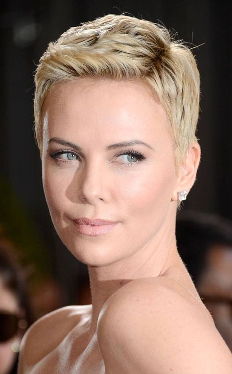 Blond Pixie, Celebrity Pixie Cut, Oscar Hairstyles, Short Blonde Pixie, Celebrity Short Hair, Blonde Pixie Hair, Oval Face Hairstyles, Hair 2018, Penteado Cabelo Curto