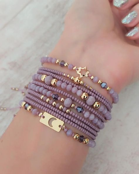 Beads and bracelets • Instagram Lavender Bracelet, Jewelry Shop Display, Neck Pieces Jewelry, Fancy Jewelry Necklace, Pretty Jewelry Necklaces, Gold And Purple, Diy Jewelry Unique, Diy Bracelets Patterns, Beads Bracelet Design