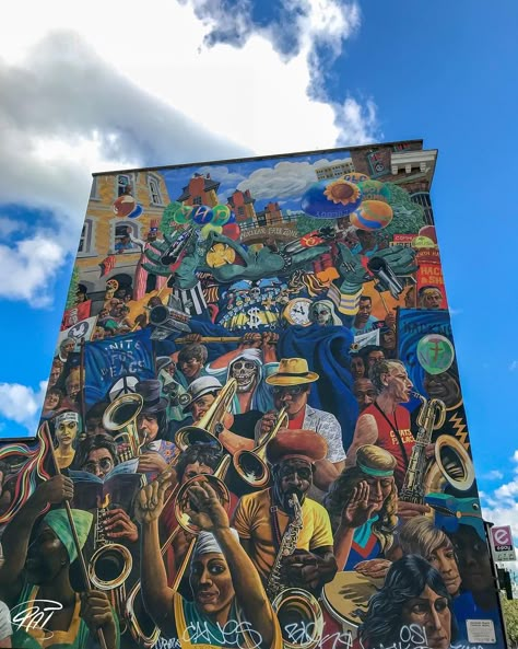 Awesome large Mural in 🇬🇧London, Hackney. . #mural #london #londonhackney #hackney #travel #traveling #travelgram #instatravel… London Hackney, Uk Graffiti, Banksy Wall Art, London Bucket List, Aesthetic London, Hackney London, London Dreams, Large Mural, London Aesthetic