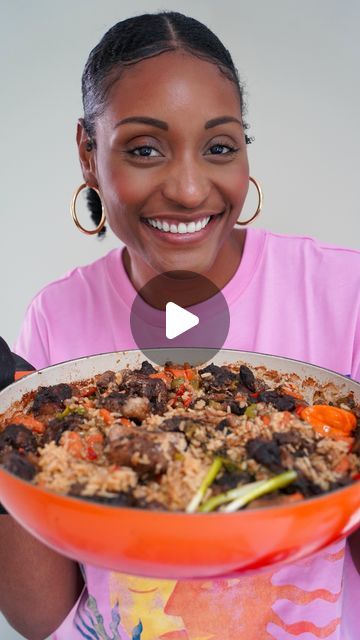 Natasha Greene on Instagram: "Oxtail Pelau or cook up oxtail is always niiiiiceeee!   If you’ve made my recipe then you know JUST how good this meal is. Only make this for someone you really love because trust me, they will be asking for it all the time 😆   This recipe is an oldie but goodie on my website, comment “NEED IT” and I’ll send it to you now 😋   IB @londoncookss ❤️  🏷️  Oxtail, oxtail pelau, oxtail and rice, oxtail with pigeon peas, oxtail with coconut milk, pressure cooker oxtail" Pressure Cooked Oxtails, Oxtail Pelau Recipe, Pressure Cooker Oxtail, No Peek Chicken, Pigeon Peas, Jamaican Recipes, Pressure Cooker, Coconut Milk, Peas