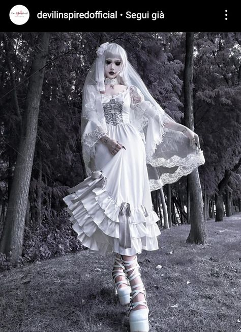 Faerie Goth, White Goth Aesthetic, Han Solo Cosplay, Devil Inspired, Bride Halloween, White Gothic, Out Of Service, White Goth, Slay Outfits