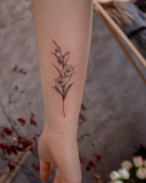 Forearm Daffodil Tattoo, Marigold And Gladiolus Flower Tattoo, Daffodil Tattoo Forearm, Tattoo Inner Forearm Woman, Gladiolus Birth Flower Tattoo, Gladiolus And Aster Tattoo, Gladiolus Flower Tattoo Design, Gladiolus Flower Drawing Simple, Poppy And Daffodil Tattoo