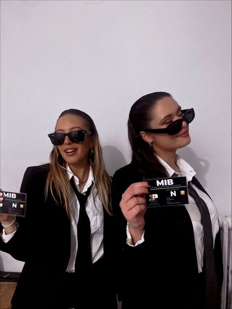 Halloween Costumes Women In Black, Halloween Outfits Men In Black, Men I Black Halloween Costume, Matching Costume Halloween, Men In Black Outfit Halloween, Men And Black Halloween Costume, Duo Halloween Costumes Men In Black, Halloween Costumes All Black Outfit, Cool Guy Costumes Halloween