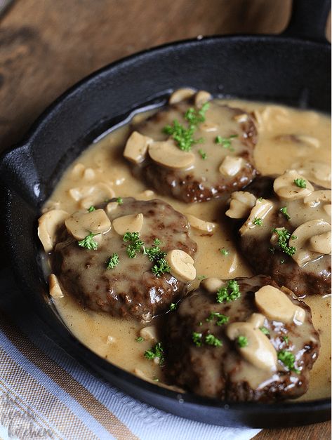 Burger Steak with Mushroom Gravy is simple, hearty, and delicious... Dinner Filipino Food, Steak Burger Recipes, Filipino Ulam Ideas, Pinoy Ulam Ideas, Ulam Pinoy Filipino Recipes, Garlic Burger Steak And Shake, Burger Steak Recipe, Filipino Lunch, Burger Steak Recipe Jollibee