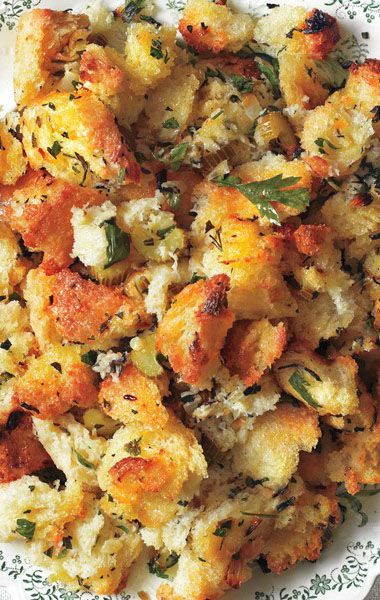 Don't make it harder than it has to be. This easy Thanksgiving stuffing recipe will let you focus on the main event. Easy Thanksgiving Stuffing, Quick Thanksgiving Recipes, Best Dressing Recipe, Thanksgiving Stuffing Recipe, Easy Stuffing Recipe, Dressing Simple, Thanksgiving Food Sides, Stuffing Recipes For Thanksgiving, Easy Thanksgiving Recipes