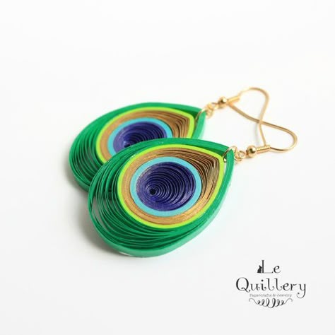 Diy Quilling Crafts, Quilling Jewellery, Paper Quilling Earrings, Neli Quilling, Cat Magic, Quilled Earrings, Creeper Minecraft, Paper Quilling Cards, Peacock Feather Earrings