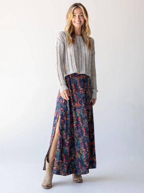 Tunic Sweater With Skirt, Boho Skirt And Sweater Outfit, Maxi Skirts With Boots, Maxi Skirt Outfit Teacher, Women’s Boho Outfits, Fall Fits With Jeans, Shoes To Wear With Long Skirts, Comfortable Feminine Outfits, Modest Maxi Skirt Outfits