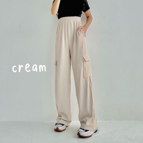 Bahan: kain knit hornet tebal Panjang celana: 102cm Lingkar pinggul: 96cm Lingkar paha: 29-58cm Ada list cargo dibagian saku kaki Hornet, Cargo Pants, Ootd, High Waisted, Knitting, Pants, Trousers