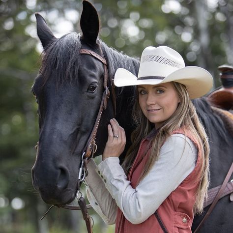 Amy Fleming, Amber Marshall, Heartland, Tv Series, Amber, Actors, Tv, Pins, Design