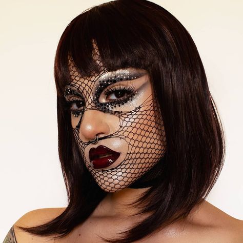 Fishnet Makeup, Whacky Outfits, Burlesque Makeup, Instagram Sticker, Wig Making, The Eye, Bangs, Halloween Face Makeup, Eye Makeup