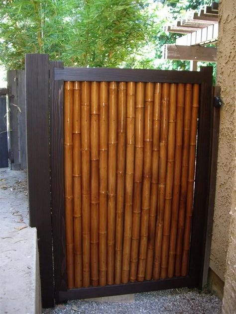 Backyard Fencing, Fence Diy, Backyard Fence, Bamboo Architecture, Bamboo Decor, Lattice Fence, Diy Pictures, Front Yard Fence, Cedar Fence