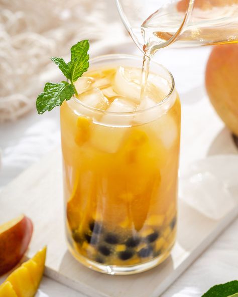 Iced Mango Green Tea, Mango Fruit Tea Boba, Green Tea Bubble Tea, Mango Green Tea Boba, Mango Tea Boba, Fruit Boba Tea Recipe, Mango Boba Tea Recipe, Green Tea Boba Recipe, Vegan Tea Recipes