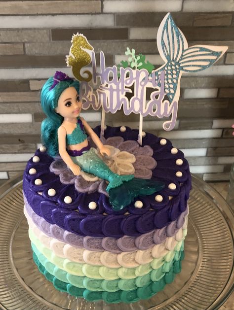 Mermaid birthday cake Round Mermaid Birthday Cake, Birthday Cakes Diy, Mermaid Birthday Cake, Mermaid Birthday Cakes, Mermaid Cakes, Diy Cake, Mermaid Birthday, 5th Birthday, 4th Birthday