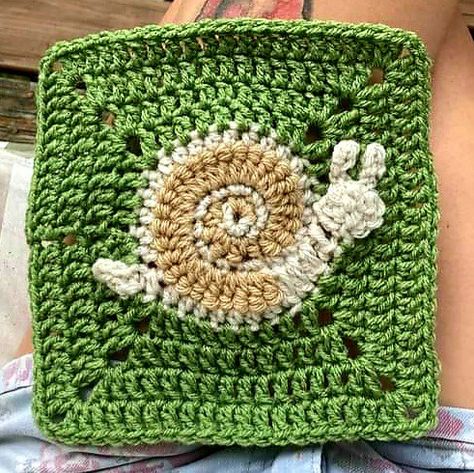 Bug Granny Square Crochet, Nature Themed Granny Squares, Hedgehog Granny Square, Crochet Snake Granny Square, Butterfly Granny Square Crochet Pattern, Woodland Granny Square, Animal Crossing Granny Square, Plant Granny Square Crochet, Crochet Frog Square