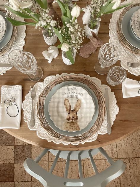 Vintage Spring Aesthetic, Vintage Spring Decor, Spring Mantle Decor, Easter Dinner Table, Spring Mantle, Easter 2023, Spring Table Decor, Parties Ideas, Easter Table Settings