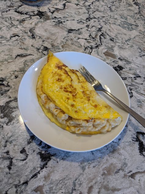 [Homemade] Mac and Cheese Omelette #food #foods Cheese Omelette Recipe, Cheese Omelette, Homemade Mac And Cheese, Omelette Recipe, Mac And Cheese, Meal Prep, French Toast, Mac, Cheese