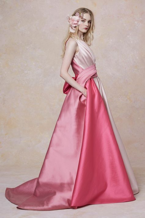 Marchesa Resort 2019 Striped Ball Gown, Nicolas Jebran, Gown Ideas, Organza Gowns, Fancy Frocks, Gorgeous Gowns, Marchesa, Elie Saab, Beautiful Gowns