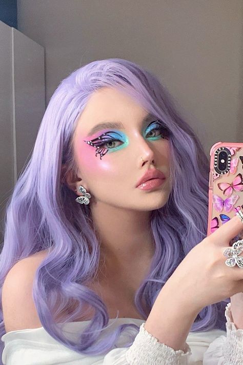 15 Pretty Goth Makeup Looks You Must Try this Summer Pretty Goth Makeup, Pastel Goth Hair, Goth Makeup Looks, Pastel Goth Makeup, Neutral Lip Color, Cosmetic Inspiration, Shimmery Eyeshadow, Bold Makeup Looks, Goth Hair