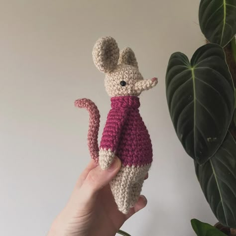 💕 July’s Free Patreon Pattern! 💕 I am SO excited to introduce you to Mimi the Mouse! This little one was both a challenge and a lot of fun to design - I hope you like her! This pattern is available for free on Patreon for all those in the Sprouts tier! She will be available on Etsy and Ravelry on the 3rd of August! (Links are in my bio 💕) ✨ A big thank you and squeezy hug to my Patreon pattern testers - you guys are just amazing ✨ #crochet #crochetmouse #crochetpattern #patreon #croc... Crochet Mouse Pattern, Amazing Crochet, Crochet Mouse, 3 Things, Crochet Ideas, Just Amazing, Crochet Designs, Crochet Amigurumi, So Excited