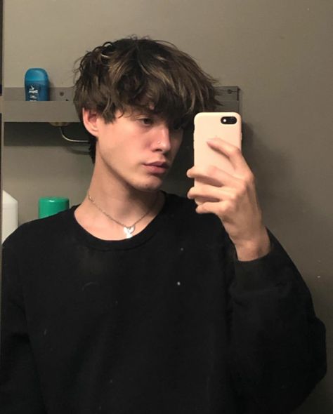 Wet Mop Haircut, Wet Hair Look Men, Ftm Haircuts, Aesthetic Boys, Haircut And Color, Fluffy Hair, Boys Haircuts, Hair Envy, Wet Hair