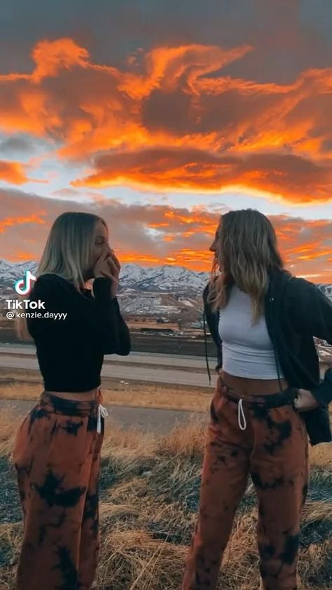 Pin by Heather Slaton on Tik tok [Video] | Dance music, Girl dance video, Girl dancing What To Wear When It’s Cold Outside, Tik Tok Videos Dances, Dance Tik Tok, Tik Tok Dances, Easy Dance, Best Friend Challenges, New Dance Video, Tik Tok Videos, Hip Hop Dance Videos