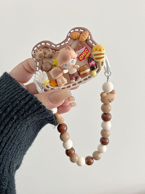 NINI_LOVELY ACC: Lovely Yourself, Happy Life – NINI_LOVELY ACC. Clay Keychain Ideas, Keychain Phone, Keychain Ideas, Hand Painted Beads, Clay Keychain, Making People Happy, Handmade Candy, Food Charms, Strap Phone