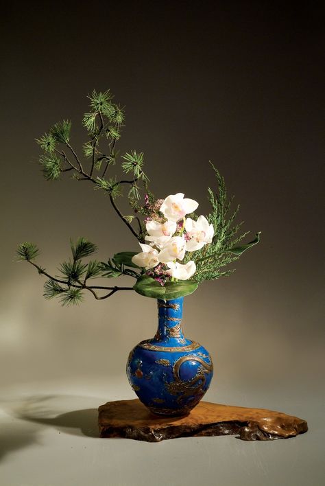 Chinese Flower Arrangement, Chinese New Year Flowers, Last Minute Birthday Gifts Diy, Chinese New Year Flower, Flower Arragement, Flowers Composition, Decent Wallpapers, Tree Home Decor, Chinese Flower