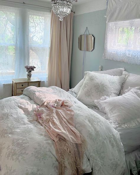 Shabby Chic Coastal Decor, Sunday Morning Aesthetic, Chic Coastal Decor, Parents Aesthetic, Shabby Chic Coastal, Romantic Bedding, Shabby Chic Aesthetic, French Style Bedroom, Coastal Cottage Style