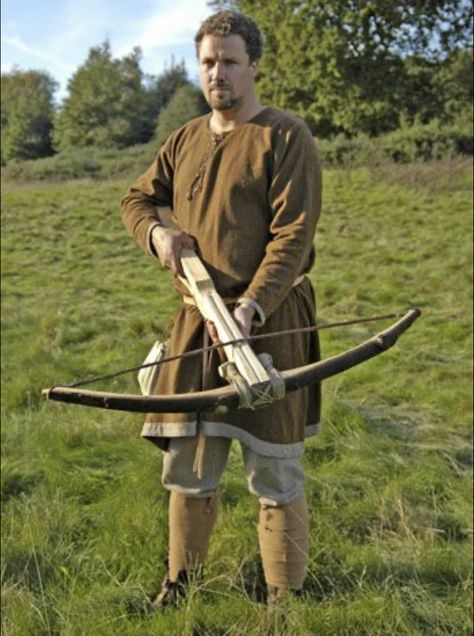 Crossbows were stronger and more easily fired with greater force than the normal bow and arrows. Medieval Crossbow, Costume Viking, Ancient Warfare, Traditional Archery, Longbow, Bow And Arrow, Stamford Bridge, Medieval Armor, 11th Century