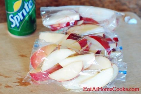 Storing Apples In Fridge, How To Store Sliced Apples, Keep Apples Fresh School Lunch, How To Store Apples In Fridge, How To Preserve Sliced Apples, How To Keep Sliced Apples Fresh, How To Keep Apples Fresh After Slicing, Keep Apples From Browning, Preserving Apples