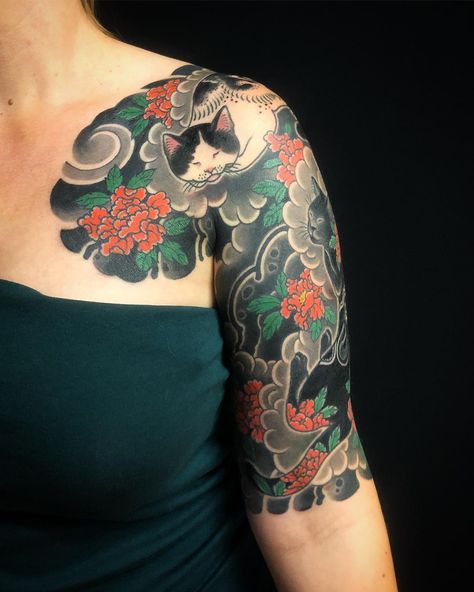 Follow @TATTOOWONDERLAND on Pinterest for more!!  Japanese cat half sleeve tattoo Half Sleeve Tattoos Color, Upper Half Sleeve Tattoos, Lower Arm Tattoos, Outer Forearm Tattoo, Tattoo Japanese Style, Full Sleeve Tattoo Design, Traditional Tattoo Sleeve, Tattoos For Women Half Sleeve, Upper Arm Tattoos