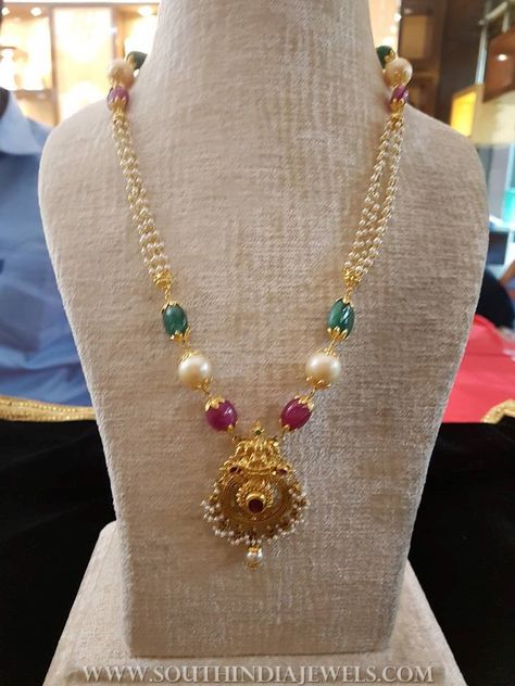 Pearl Ruby Emerald Chain, Gold Bangle Design, Guttapusalu Necklace, Pearls Chains, Pearl Jewelry Design, Gold Jewelry Simple Necklace, Beautiful Gold Necklaces, Gold Necklace Indian Bridal Jewelry, Pearl Necklace Designs